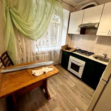 Продам 1 квартиру м.Масельского ул .Бригады Хартия(Рыбалко)24/17