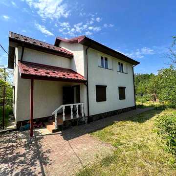 Будинок дачного типу в Дем'яновому Лазі