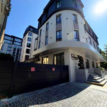 Продаж 2-кімнатного пентхауса в новобудові, вул. Пекарська, 65