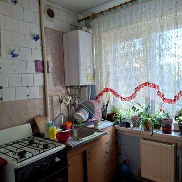 Продам 2к квартиру в районі 13 школи з агв