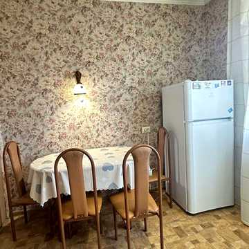 Академика Королева/Евгения Чикаленко/рынок Южный, шикарный район,балкон мпо