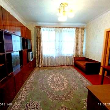 Реальна 3 квартира в цегляному будинку з автономним опаленням і гаражем