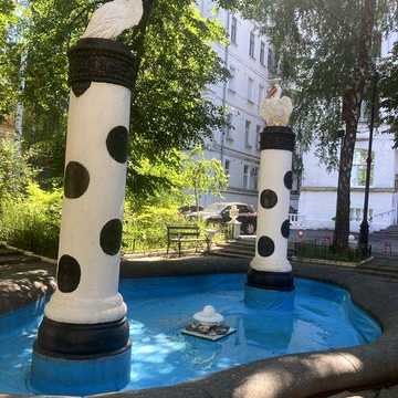 Центр Лютеранская Власник