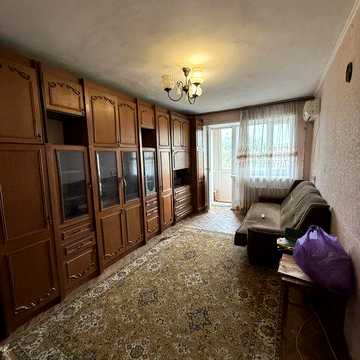 Продаю 2 к квартиру , ул.Космонавтов , 54