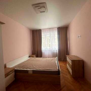 Оренда 2-кімнатної квартири на вулиці Академіка Лазаренка, 27