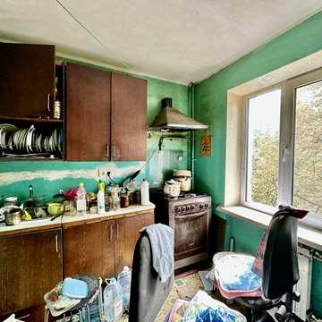 Вул. Ольжича, 7А. Продаж квартири 33м.кв., 4 поверх. Метро Дорогожичі 3 хвилини пішки.