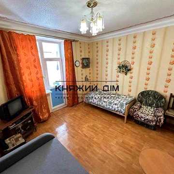 Продаж 2 кім. квартири, ДВРЗ , 1й поверх ФАСАД, КОД 21147419