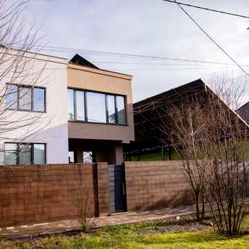 Продається гостьовий комплекс в центрі м.Берегове