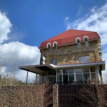 Вишнева, 68