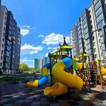 Квартира у ж/к Резидент , вул.Роксоляни  1 кімн. 52м. кв. з тересою і комірками під кварт. 0 цикл під ремонт -зроблена стяжка і розв. комун. та опал. ЖК Резидент