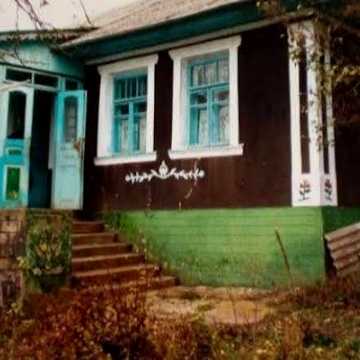 Продам 1/2 будинку