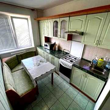 Продам 2х комн квартиру Коммунальный рынок 3/5 с ремонтом