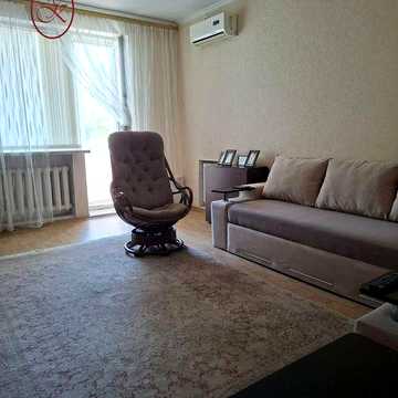 Продаж/ 4 кімнатна/ центр