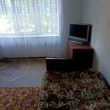 Однокімнатна квартира на 2 поверсі цегляного будинку