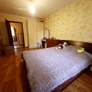 Продам 2-х кімнатну квартиру з меблями та технікою  , роздільні кімнат