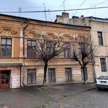 Продам 2-ох кімнатну квартиру в самому центрі Чернівців