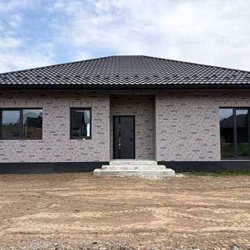Продаж сучасного одноповерхового будинку в с. Струмівка