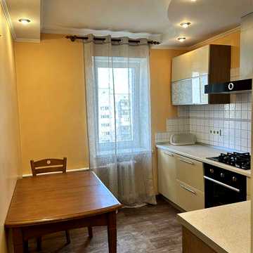 Центр міста,продам 2к квартиру, Лагунової 10, гарний стан.
