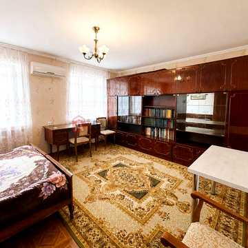 Рідкісна пропозиція 3-х кв. 81 м кв. в цегляній вставці на Перемозі 6.