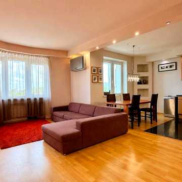 Продаж 2-кімнатної квартири 80 м²  5 хв до метро Харківська просп. Бажана, 7 ж