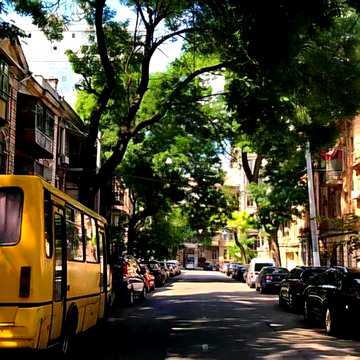 Продажа квартиры со своим двором 115м² по улице Большая Арнаутская/Лейтенанта Шмидта 2 этажа свой закрытый двор  мебель техника