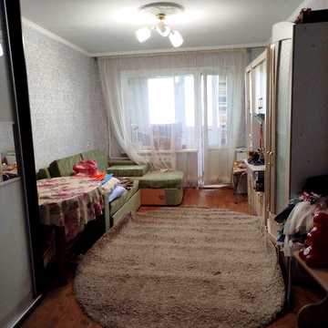 Пролаю 3 кімнатеу квартиру вицетральної частині міста.7поверх ,ліфт новий ,бойлер,щаг площа 63,3 м,лоджія,балкон.