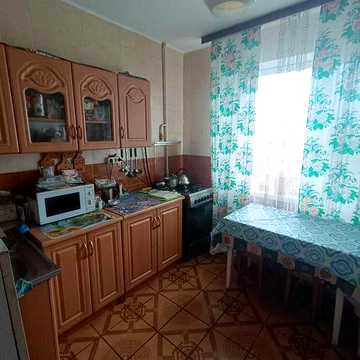 Райдужна 7. Кім. 16м. з БАЛКОНОМ. Комунальні невеликі. Зручний, безпечний-5пов.Укомплектована:пилосос,прасувальна дошка,праска,постільна білизна,посуд