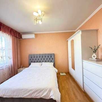 Затишна 3-к квартира на Троєщині (вул. Лисківська, 4). 73 м², 5/16 пов. Три окремі кімнати, гарний стан. БЕЗ %