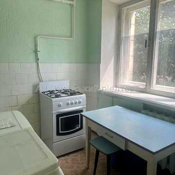 Здам 1к біля м. Печерська. Лесі Українки 28