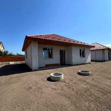 • Будинок 68 м² із просторою терасою