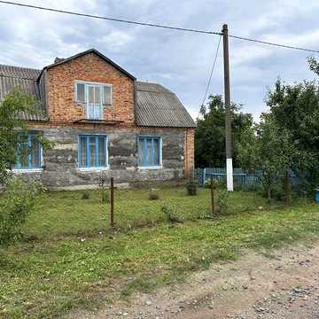 Продам будинок та 40 соток приватизованоі землі