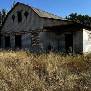 Продам будинок із земельною ділянкою та ставком