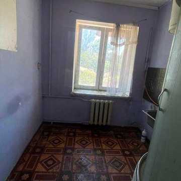 Предлагается 2 ком квартира в Лузановке.