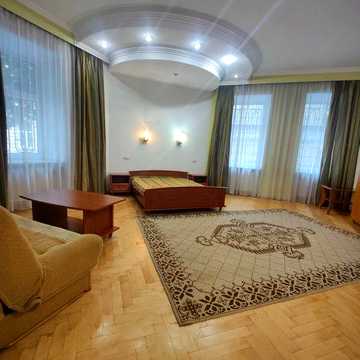 Оренда 3 кім квартири вул.Левицького початок бічна 120  м.кв,ц.550€ у.о