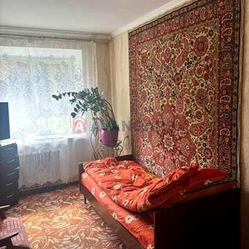 Продаж просторої квартири в комфортному районі міста.