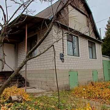 Дача 2 поверхи з гаражем.  Вода заведена. В самому селі Благодатне.
