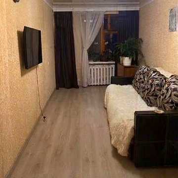 2 кімнатна квартира на першому поверсі