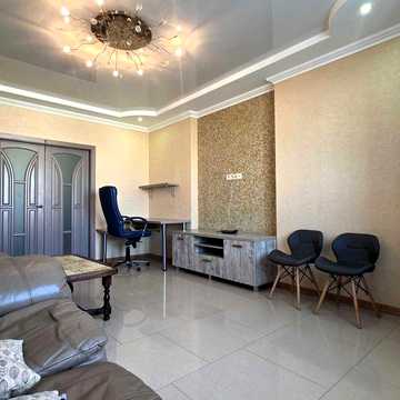 Продаж 2 кімн. квартири 78 м² | вул. Героїв полку Азов 8 | Оболонь | 6 поверх | 2 хв до метро | Відеоогляд