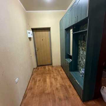 Продається 3 кімнатна квартира в центрі міста .