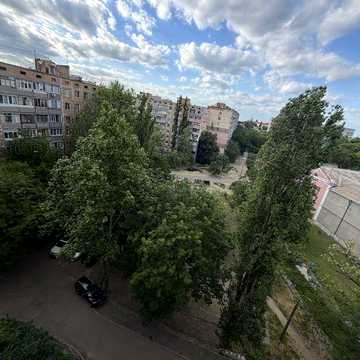 Ціну знижено !!! В Продажу 3 к к на Колодязній під ремонт