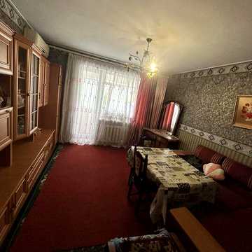 Здається трьокімнатна квартира Попова