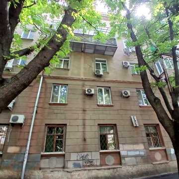 Продам от хозяина‼️ 2х ком квартиру  на  Спиридоновской 27/ Дегтярной   "сталинка"  газ, колонка.