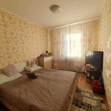 Продаётся 2-х комнатная квартира в Обухове,  р-н. Парниковая