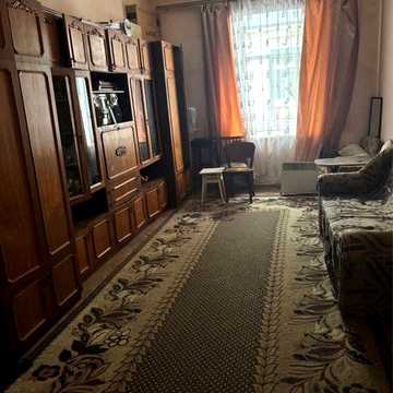 Продаж  2 кім квартира центр Сніжна