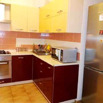 Здам 2-к. на  Лесі Українки, 24. Метро Печерська - 3 хвилини пішки