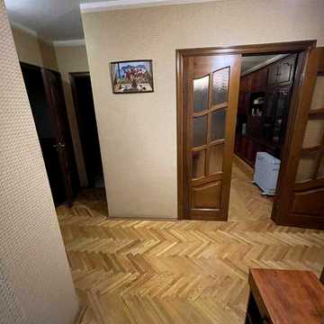 Власник! Здам двокімнатну квартиру , біля метро святошино.