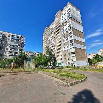 Продаю 3х-квартиру. Оболонский р-н под ремонт.