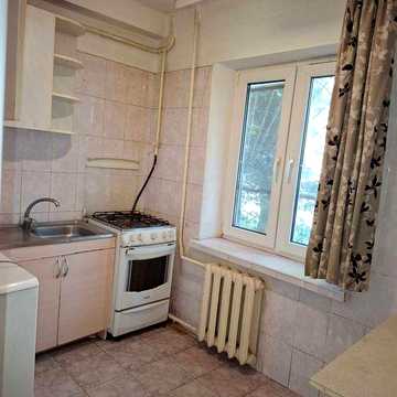 Продам 2-квартиру пр.Леся Курбаса 18 (вул.50-Жовтня) Жюля Верна масив Борщагівка