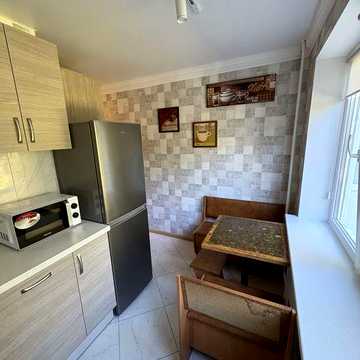 Здається  2-кімнатна кв. з новим ремонтом (Нивки)