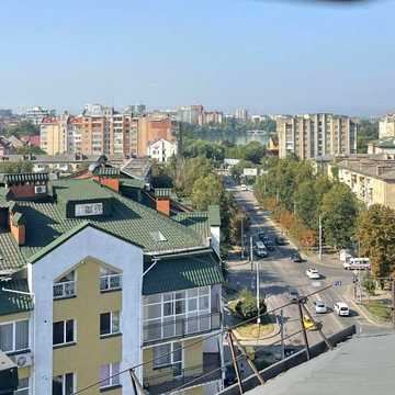 Оренда 3-х кімнатної,двохрівневої, в центрі,можна з невеличкою тваринкою.